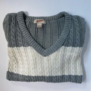 The Original Arizona Jean Co. Gray and White Long Sleeve V-Neck Sweater